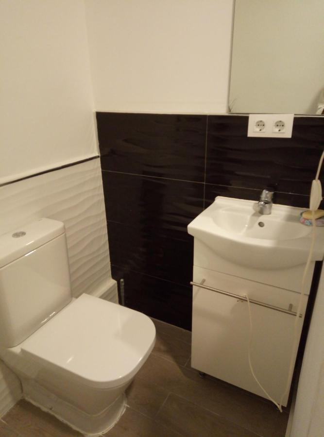 ולנסיה Alquilo Habitacion Individual Con Aseo Privado Solo Chicas, Only Girls מראה חיצוני תמונה